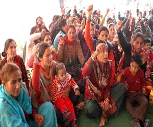 women Narnaul- Jaipur State Highway prevented