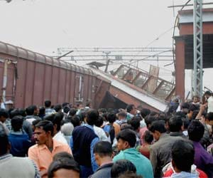 the train engine derailed in ghaziabad
