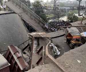 Truck, dropped, railway track