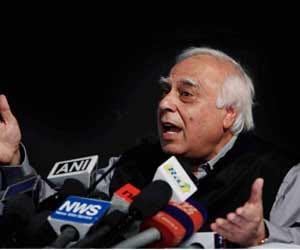 kapil sibbal admit to fund tehalka