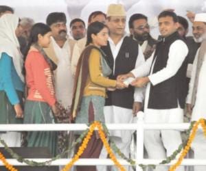 UP govt to distribute Kanya Vidya Dhan