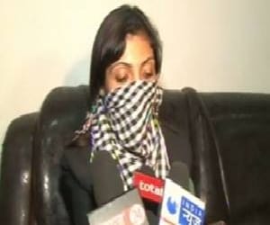 victim gets training of blackmailing