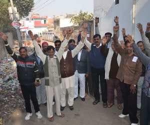 people angry over poor roads