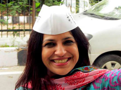 huge drama in aam aadmi party, kejriwal want shzia back
