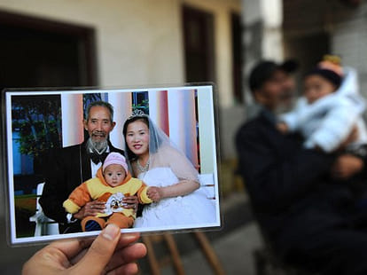 happy couple of china