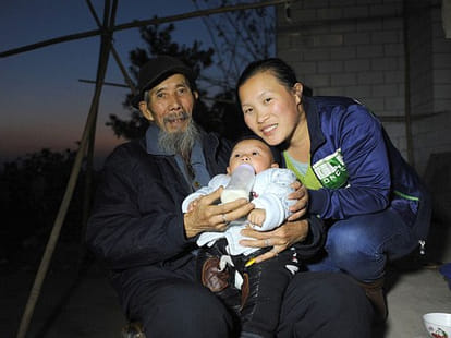 happy couple of china