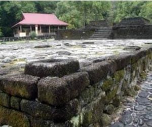 hindu temple ruin in malaysia