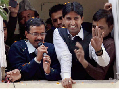 jokes doing round on kejriwal and harshwardhan on social media