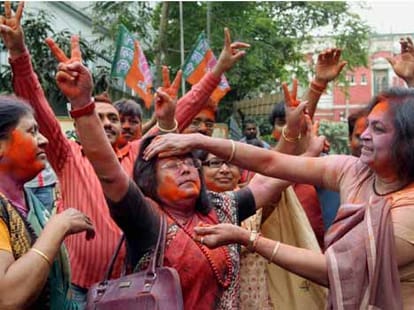 arvind kejriwal creates miracle in delhi assembly elections