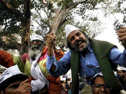 story of arvind kejriwal like as a nayak film