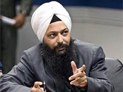 one more journalist gets aap ticket from new delhi