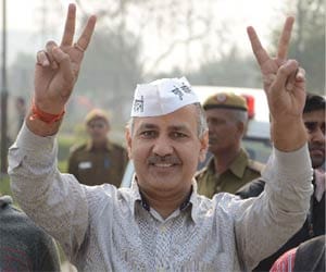 manish sisodia stop demolition squad to protect illegal slums
