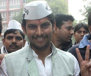 delhi police arrests aam aadmi party mla