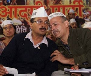 aam aadmi party questions to congress and bjp 