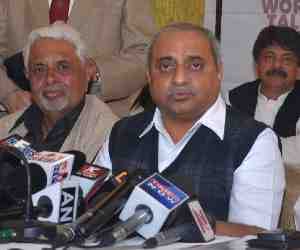 nitin patel attack on congress