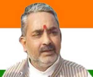 family drama outside of mla's house