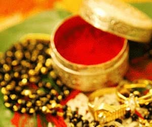 up police arrests lover to misbehave with woman