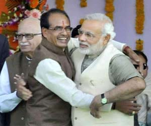 Shivraj photo missing from modi's poster in mp