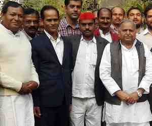 dhoni brother joined samajwadi party