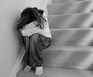 try to rape in hospitalized minor in delhi