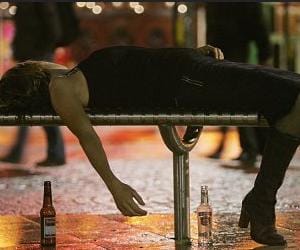 girl thrown outside discothek