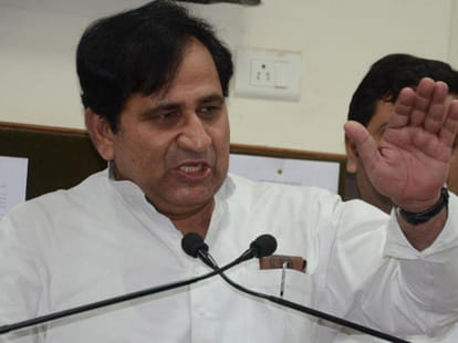 bjp and congress fails to announce new team in delhi