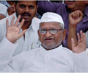 anna hazare attack on narendra modi