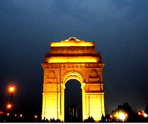 HC gives direction to delhi police about India gate lawn