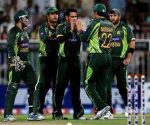 pak beat sl in 3rd odi by 113 run