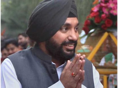 BJP moves to forming gov in delhi