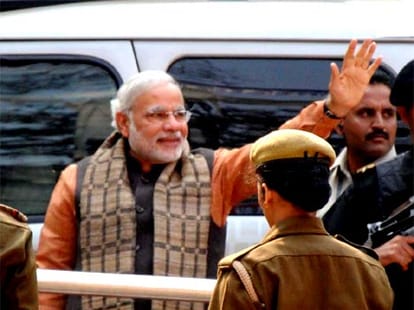 narendra modi attacks pm manmohan singh in prawasi bhartiya divas