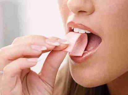 chew gum to get rid of ear worm