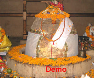 women do not go inside temple