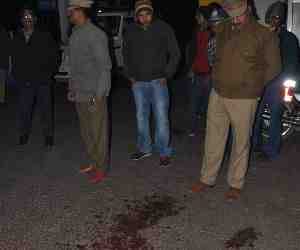 fight between two groups, 11 injured