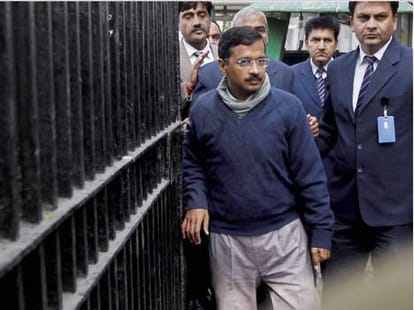 people becoming members of AAP with fake names 
