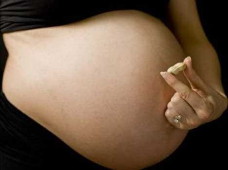 eating nuts in pregnancy prevent babies from allergies