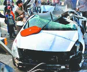 accident in chandigarh, 4 injured