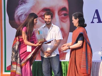 Alka lamba's facebook account's controversy. 