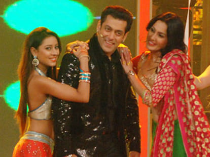 salman khan out from bigg boss?