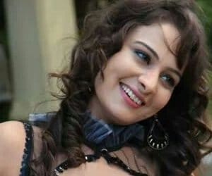 punjabi actrees_manreet kaur_simpy kaur_yarran da catchup