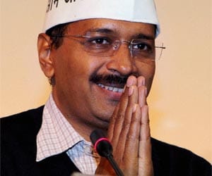 kejriwal fullfils first election promise, free water for delhi