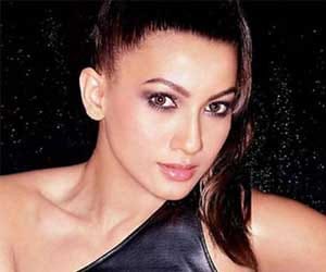 gauhar khan water conection