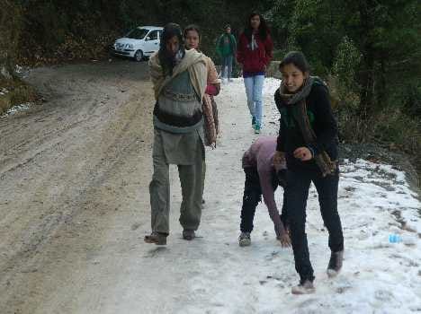 second snowfall in dhanaulty