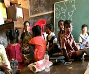 officers of 10 districts get notice for aganwadi