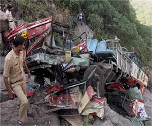 Bus falls into 400 feet deep gorge, 26 killed