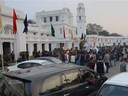 first day in delhi legislative assembly session