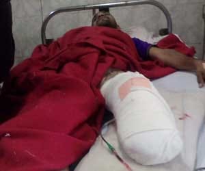 man thrown from train in delhi