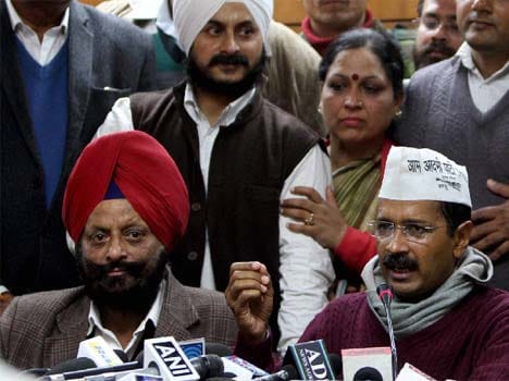 BJP, Cong stall assembly, revolt against Speaker