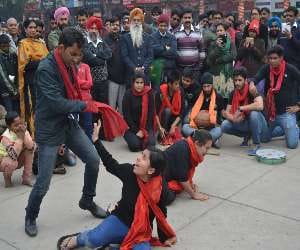 france students learn indian culture 