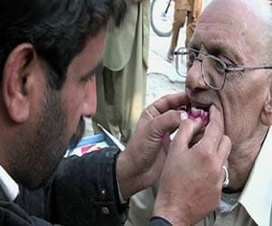 eye doctors in pakistan springtime street